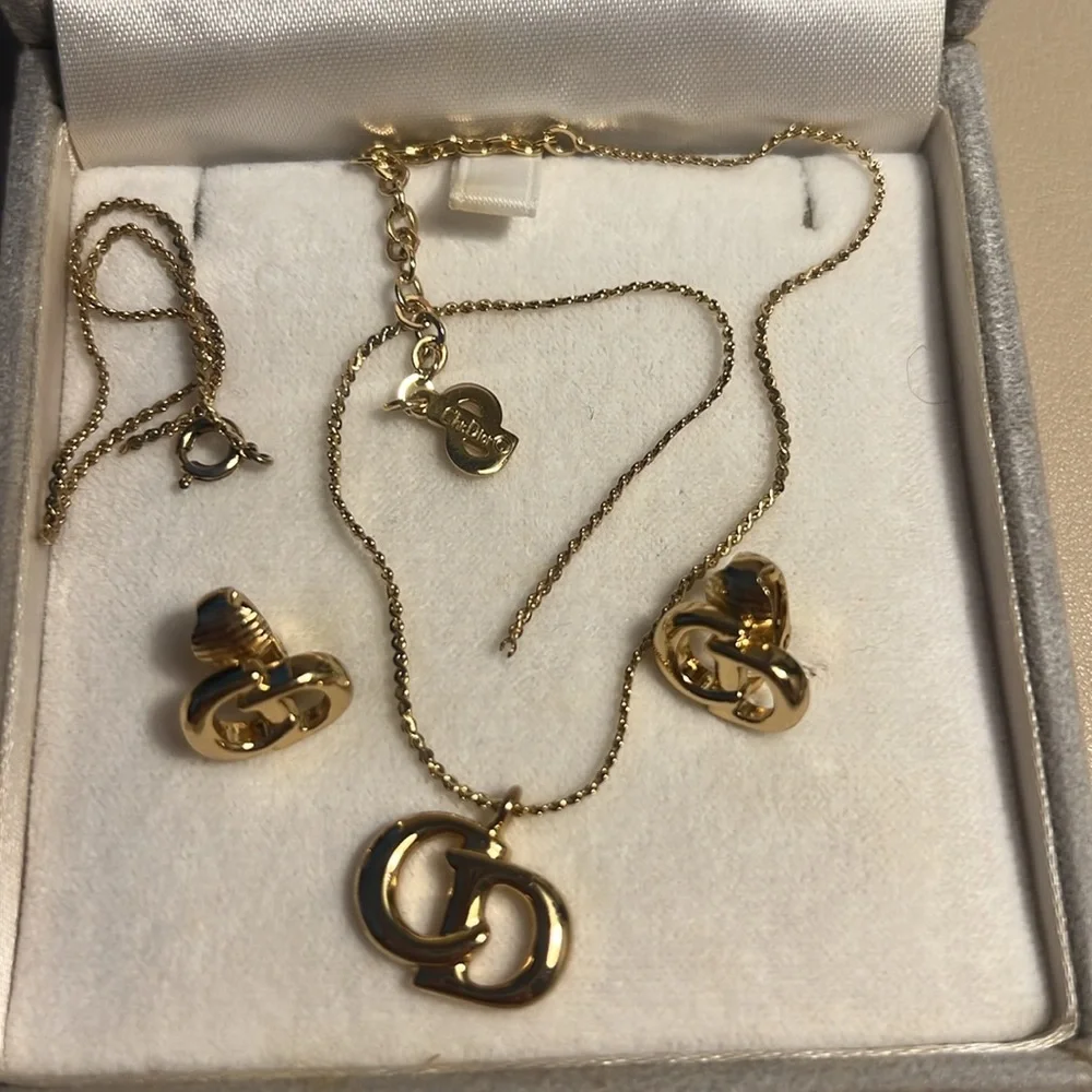 Christian Dior Bijoux Gold Jewelry Set - Clip On Earrings -Broken Necklace Chain - Picture 2 of 10